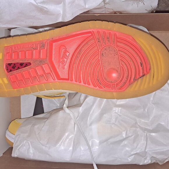 Nike Sneaker - Picture 3 of 3